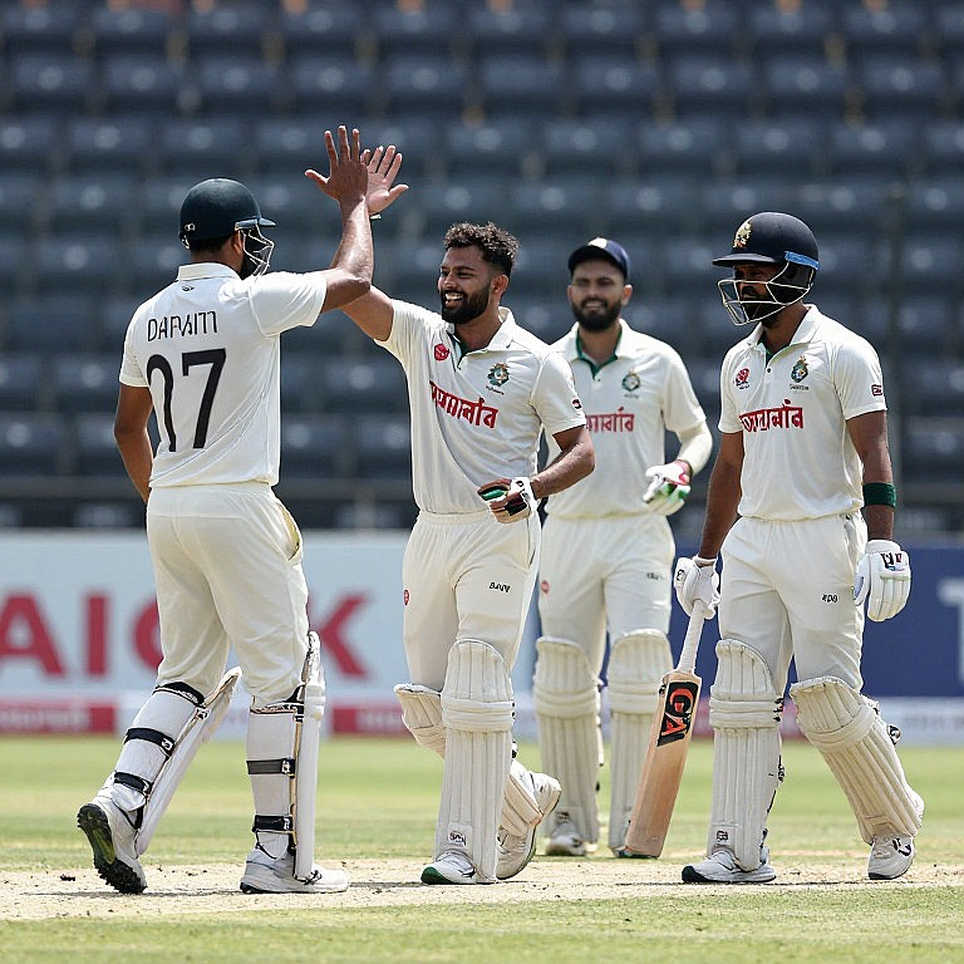 ১৩ উইকেটের দিনে আসল গল্পটা স্মিথের ঘাড়ে, হেডের ৮৭-এ নয়