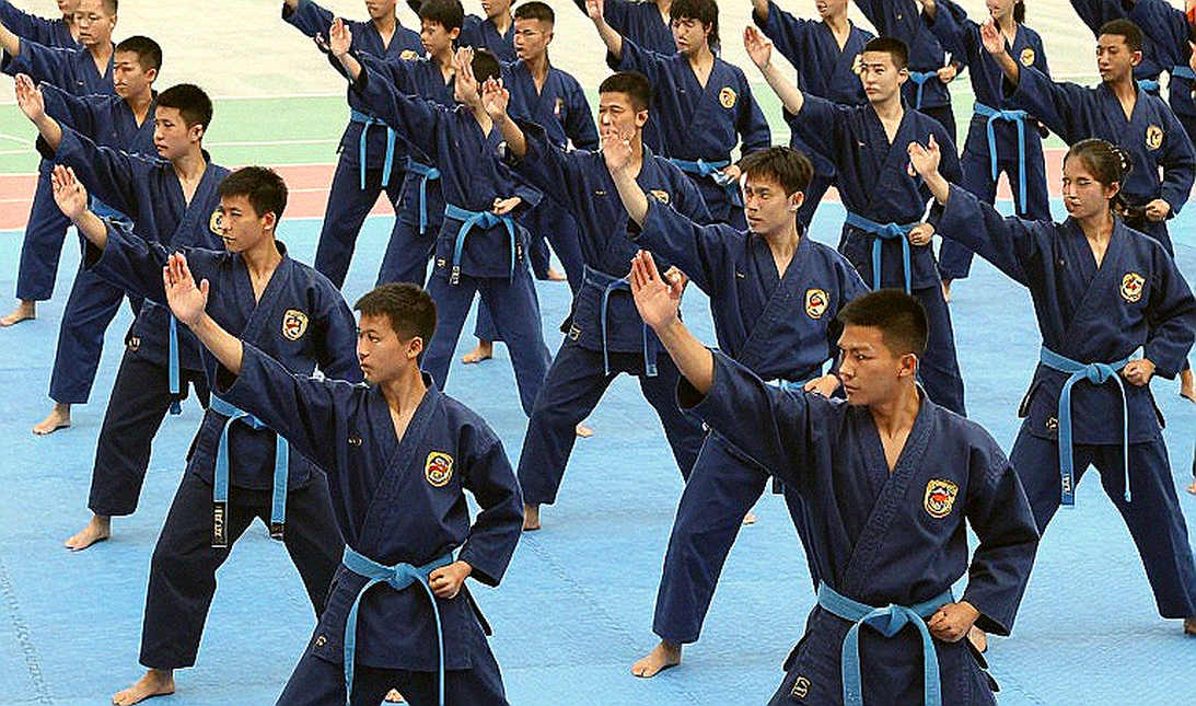 Zero Point One Three Three: A Wushu Bronze and the Arithmetic of an Ending Zero Point One Three Three: A Wushu Bronze and the Arithmetic of an Ending