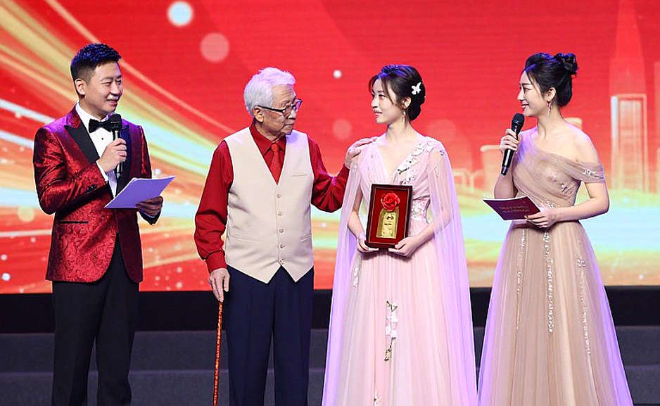 রাওনি বার্সেলোস, ৩৯: একটি স্ট্রেচার, একটি সিটি স্ক্যান আর তিনটি হিসাব