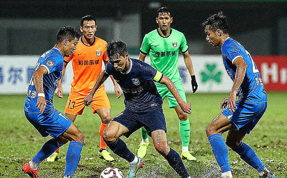 টাউনসভিলের ১-১: পিচ, সম্পদ আর প্রত্যাশার তিন স্তর