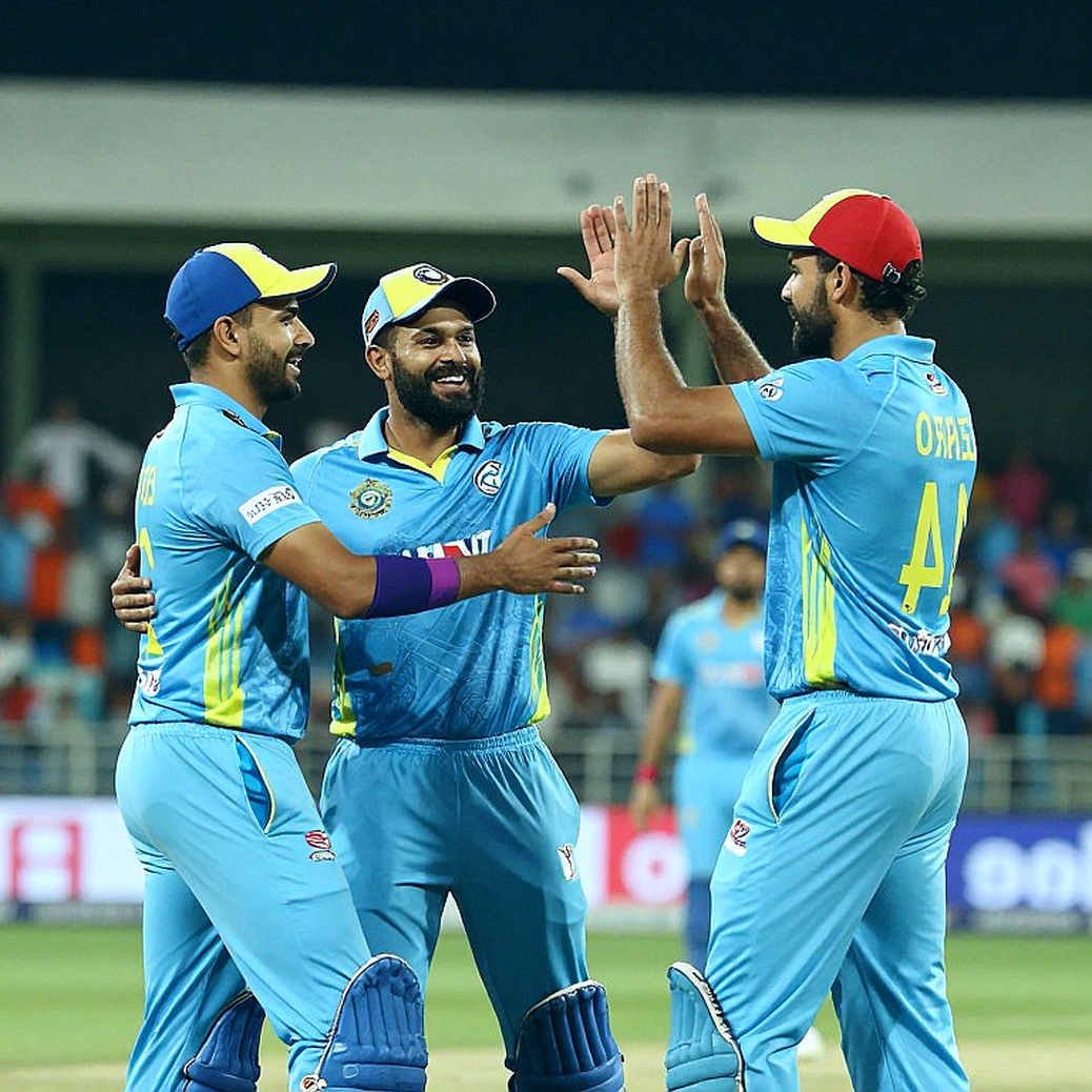 চেন্নাইয়ের সাপোর্ট স্টাফ রিসেট: চারটি বিদায়, একটি ফ্রেম, আর শূন্য সূত্র